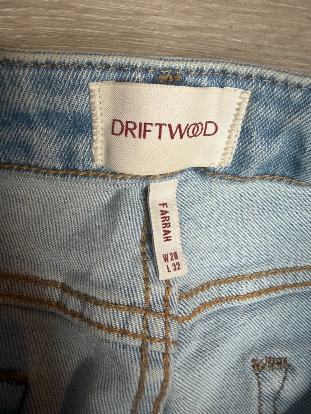 Driftwood Farrah Floral Embroidered Flare Jeans Light Wash 28 - Picture 4 of 6